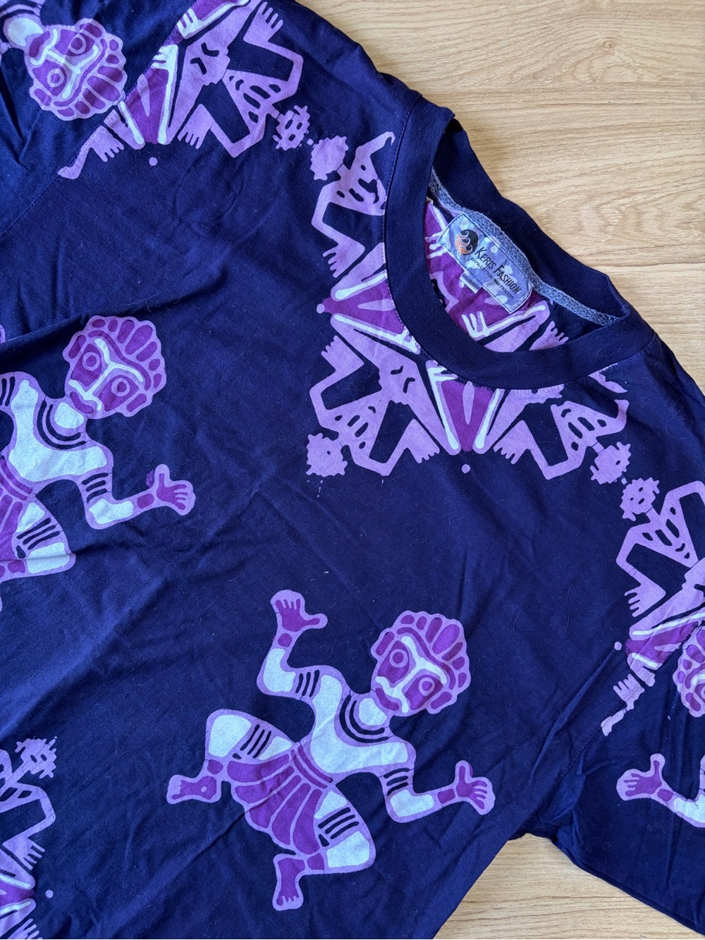 Vintage Keris Fashion Batik Wax Process T-Shirt Tribal Figures Purple Size M